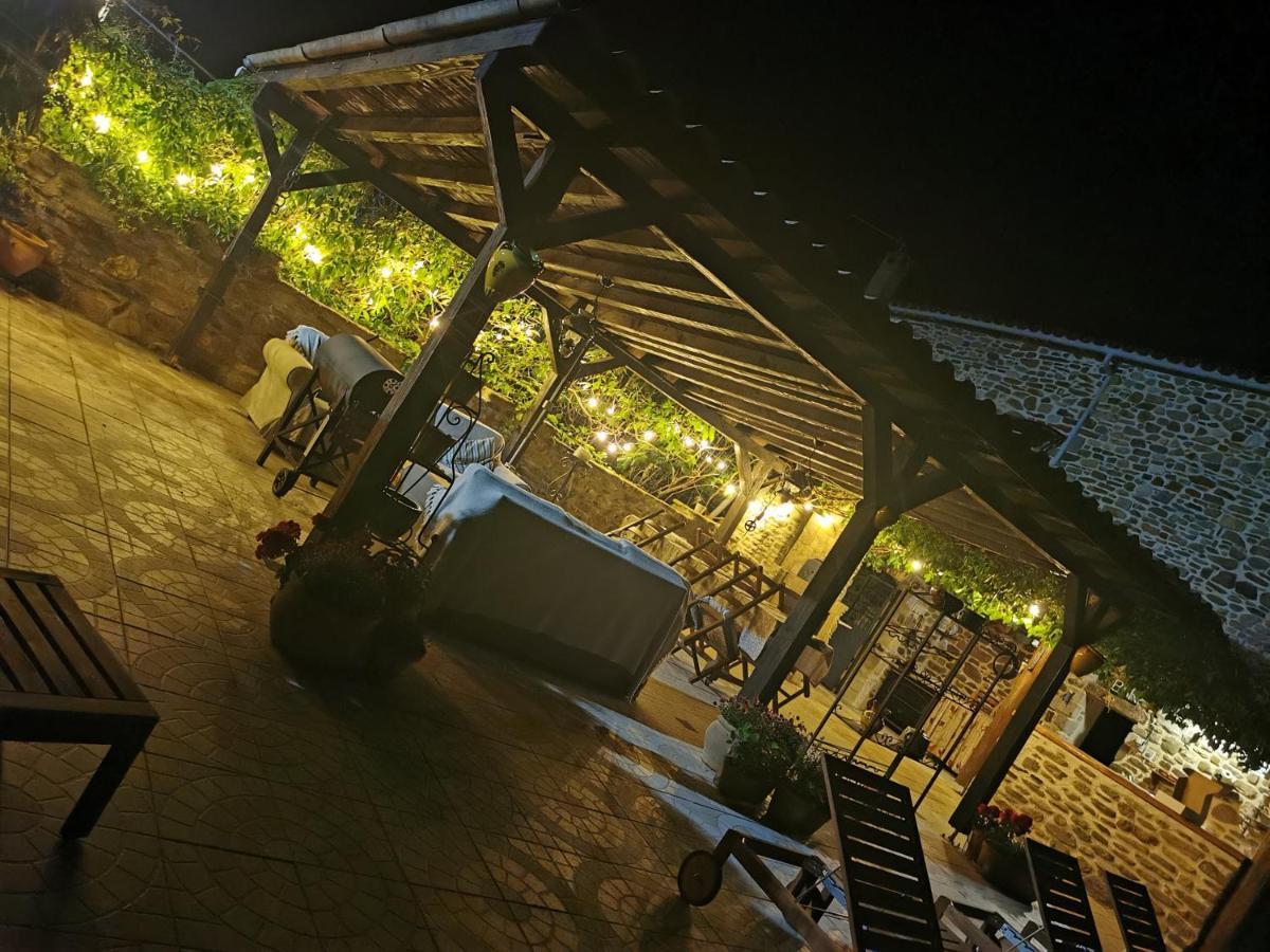 Mes Maisons Gardoises, Two Gites Sleeping 13 With Two Private Pools, Kids Room, Laundry, Disco, Free Wifi, Linen And Dog'S Are Welcome Gagnières Eksteriør billede