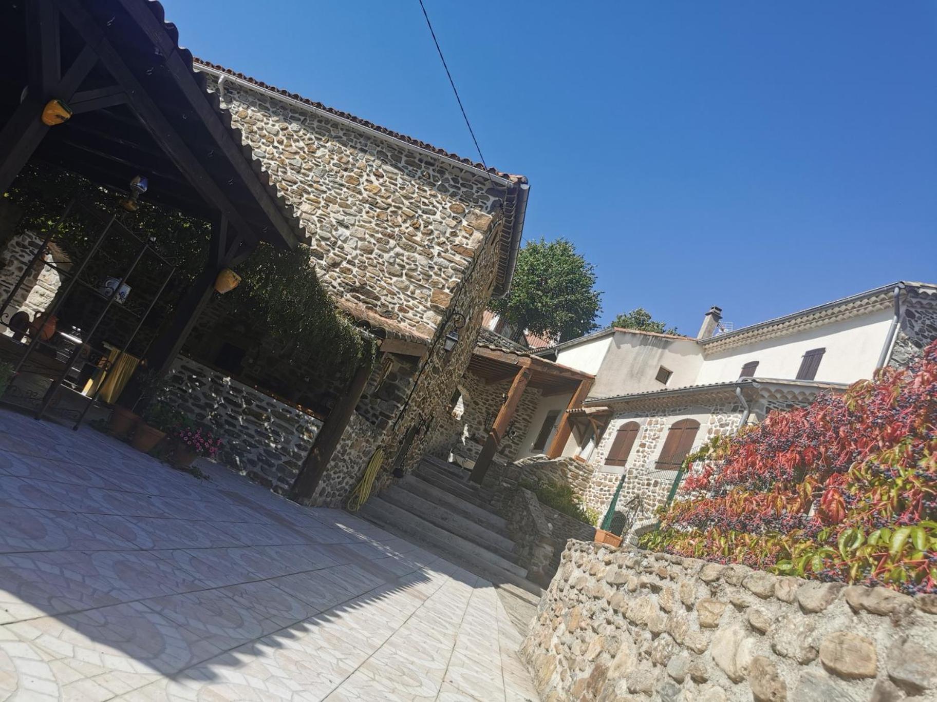 Mes Maisons Gardoises, Two Gites Sleeping 13 With Two Private Pools, Kids Room, Laundry, Disco, Free Wifi, Linen And Dog'S Are Welcome Gagnières Eksteriør billede