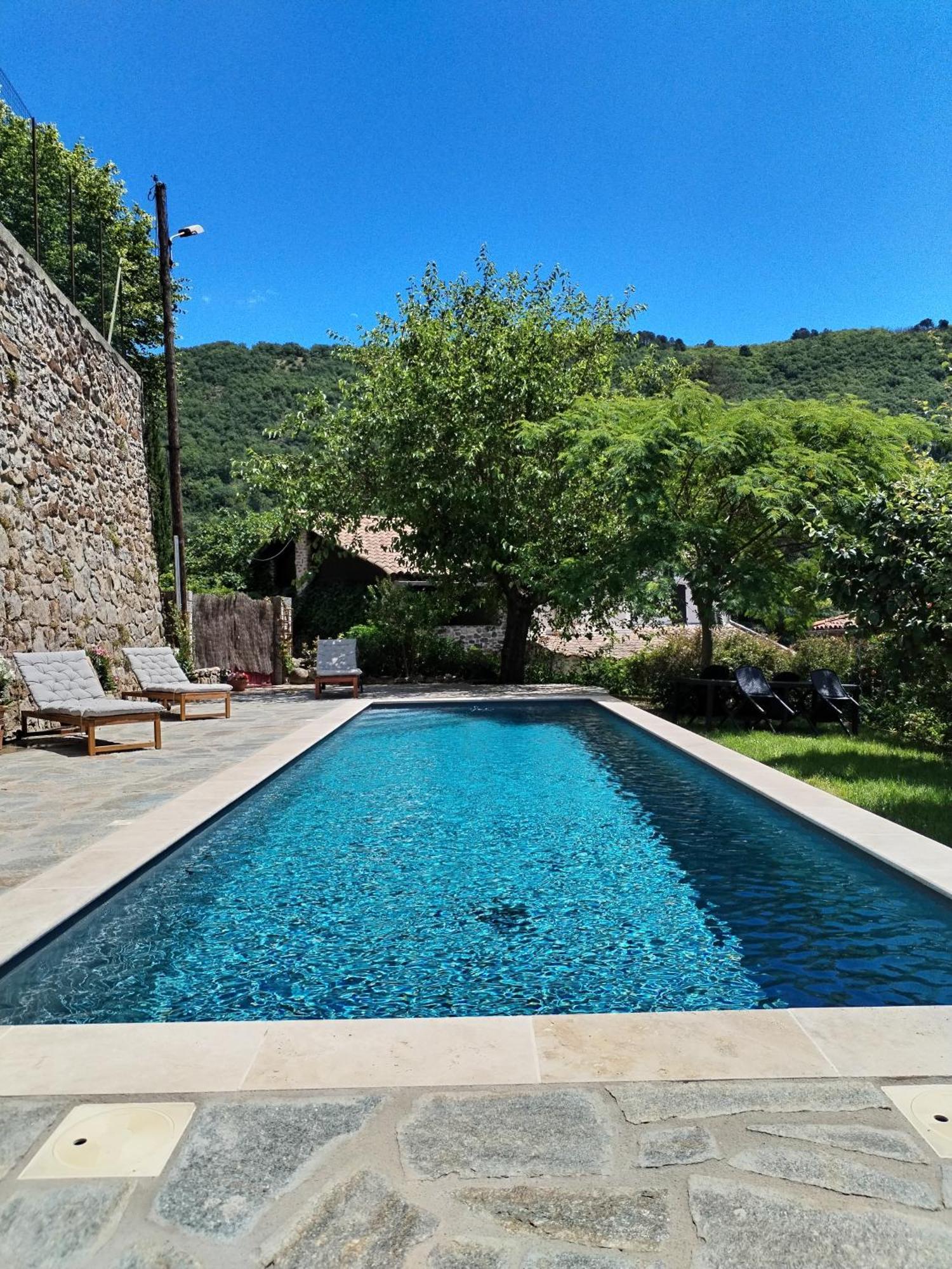 Mes Maisons Gardoises, Two Gites Sleeping 13 With Two Private Pools, Kids Room, Laundry, Disco, Free Wifi, Linen And Dog'S Are Welcome Gagnières Eksteriør billede