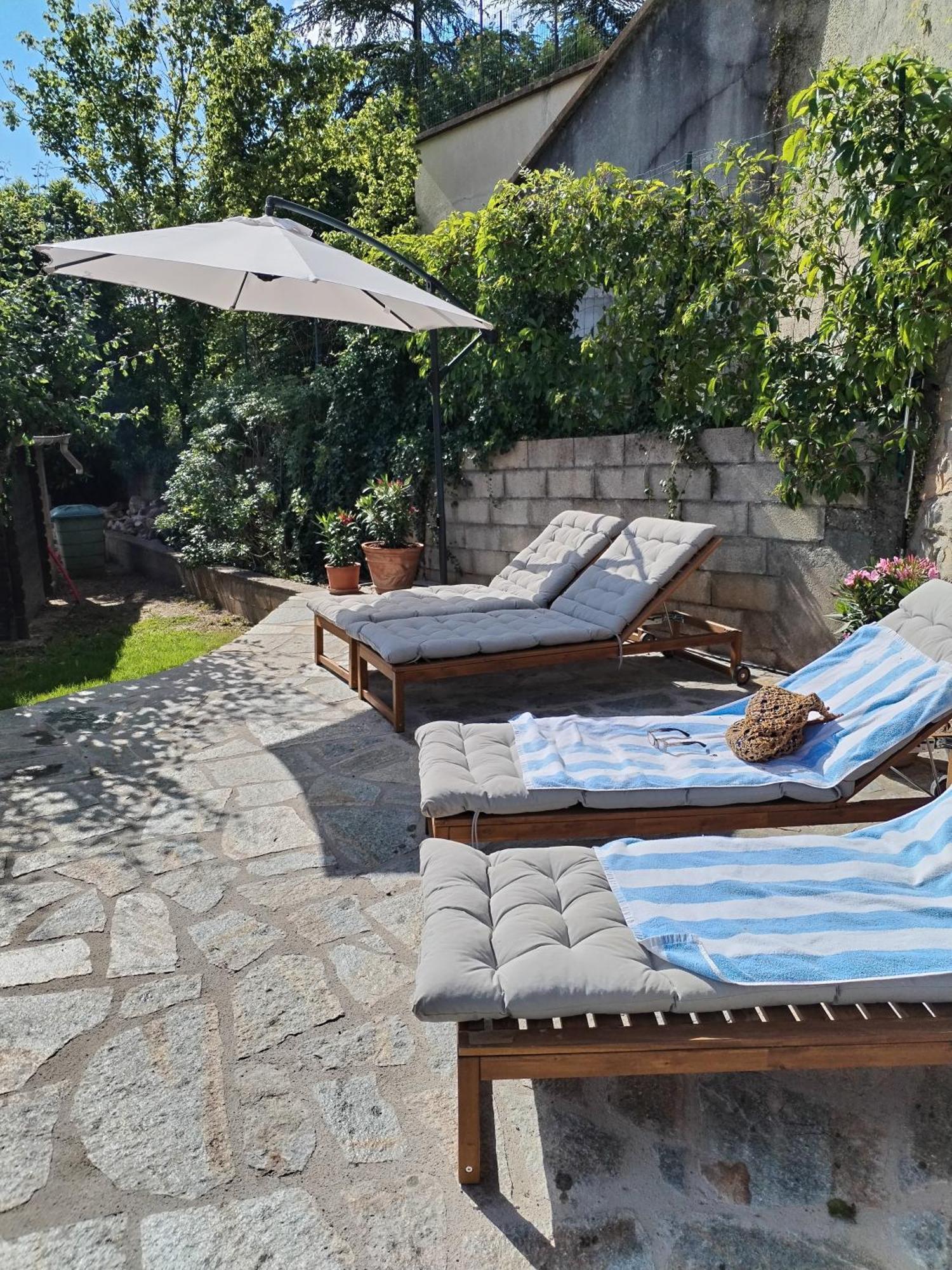 Mes Maisons Gardoises, Two Gites Sleeping 13 With Two Private Pools, Kids Room, Laundry, Disco, Free Wifi, Linen And Dog'S Are Welcome Gagnières Eksteriør billede